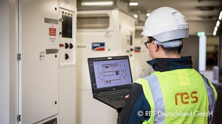 Opslagsysteem met accu-omvormers van SMA garandeert stroomvoorziening, zelfs bij uitval van het net