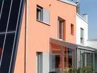 Waar plaats ik best de omvormer in een zonnestroominstallatie