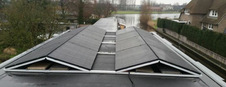 Zonnestroominstallatie op een woonboot