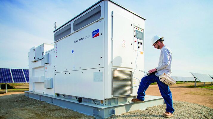 Resultaten 2015: SMA Solar Technology AG voltooit bedrijfstransformatie en boekt sneller dan verwacht opnieuw omzetgroei en winst