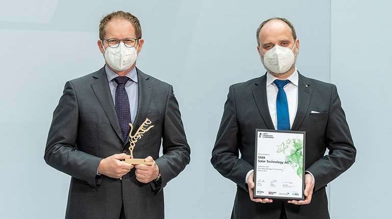 SMA wint Axia Best Managed Companies Award