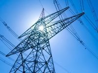 Wat kan ik doen als de omvormer afslaat door te hoge netspanning